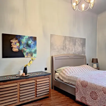Silti, Atjaunoti Dzivokli Tuvu Centram - 1st Floor Lägenhet Riga